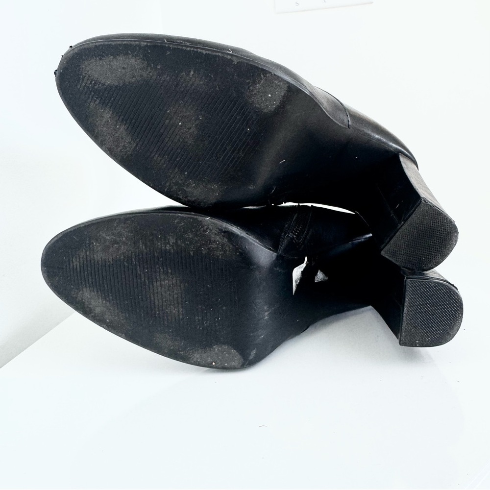 Steve Madden Editor black leather mid-calf bootie with almond toe size 7.5 - Picture 8 of 9